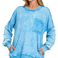 Blue acid-wash sweatshirt, front pocket, long sleeves, raw-edge hem