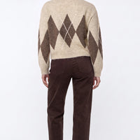 Back view: beige wool-blend crew-neck jumper with dark argyle diamond pattern
