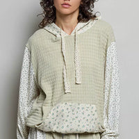 Sage mixed-knit contrast print sleeve hoodie with hood drawstrings and kangaroo pocket