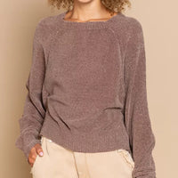 Chocolate brown round-neck backless sweater with ribbed cuffs and hem