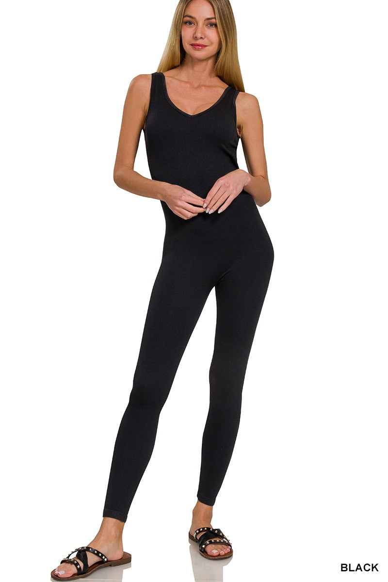 Black padded sports seamless bodysuit with scoop neck, full-length slim fit