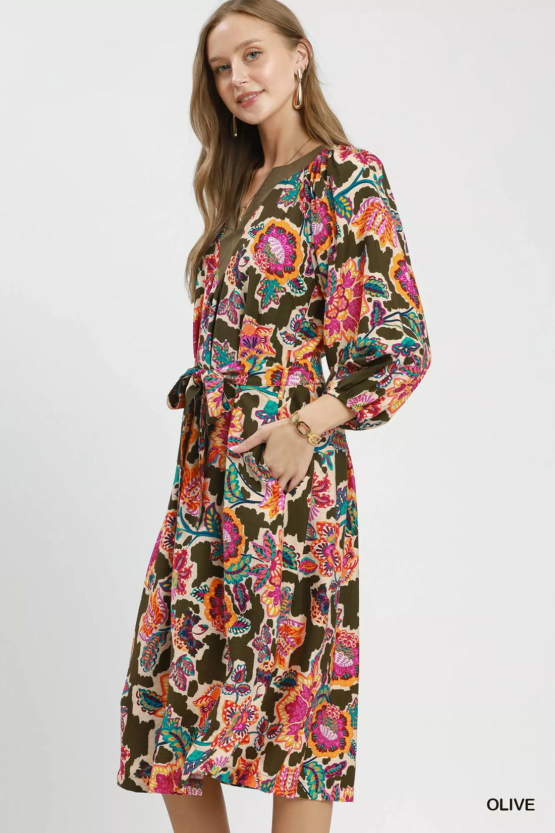 Belted midi dress with V-neck and long sleeves, dark olive multicolor floral print
