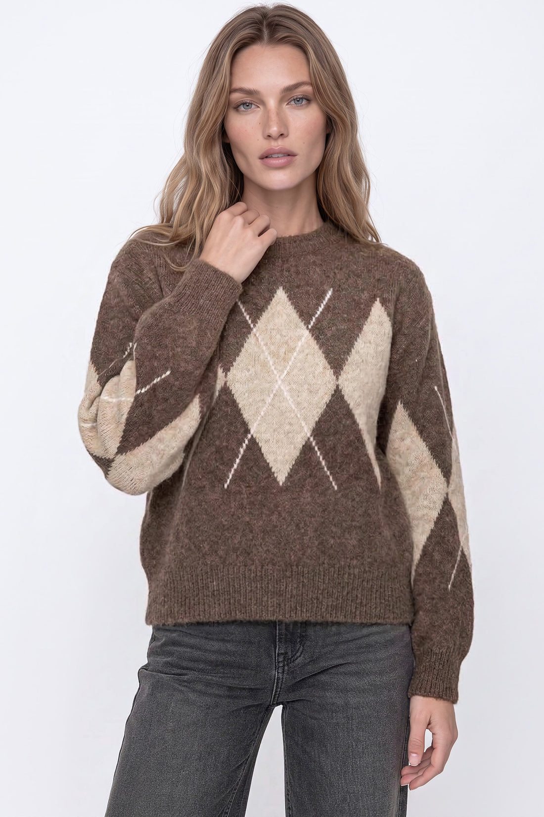 Brown crew-neck wool-blend jumper with beige argyle diamonds, ribbed cuffs and hem