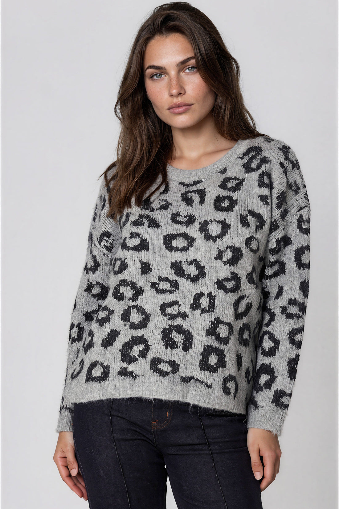 Grey leopard-print wool-blend jumper with round neck and long sleeves