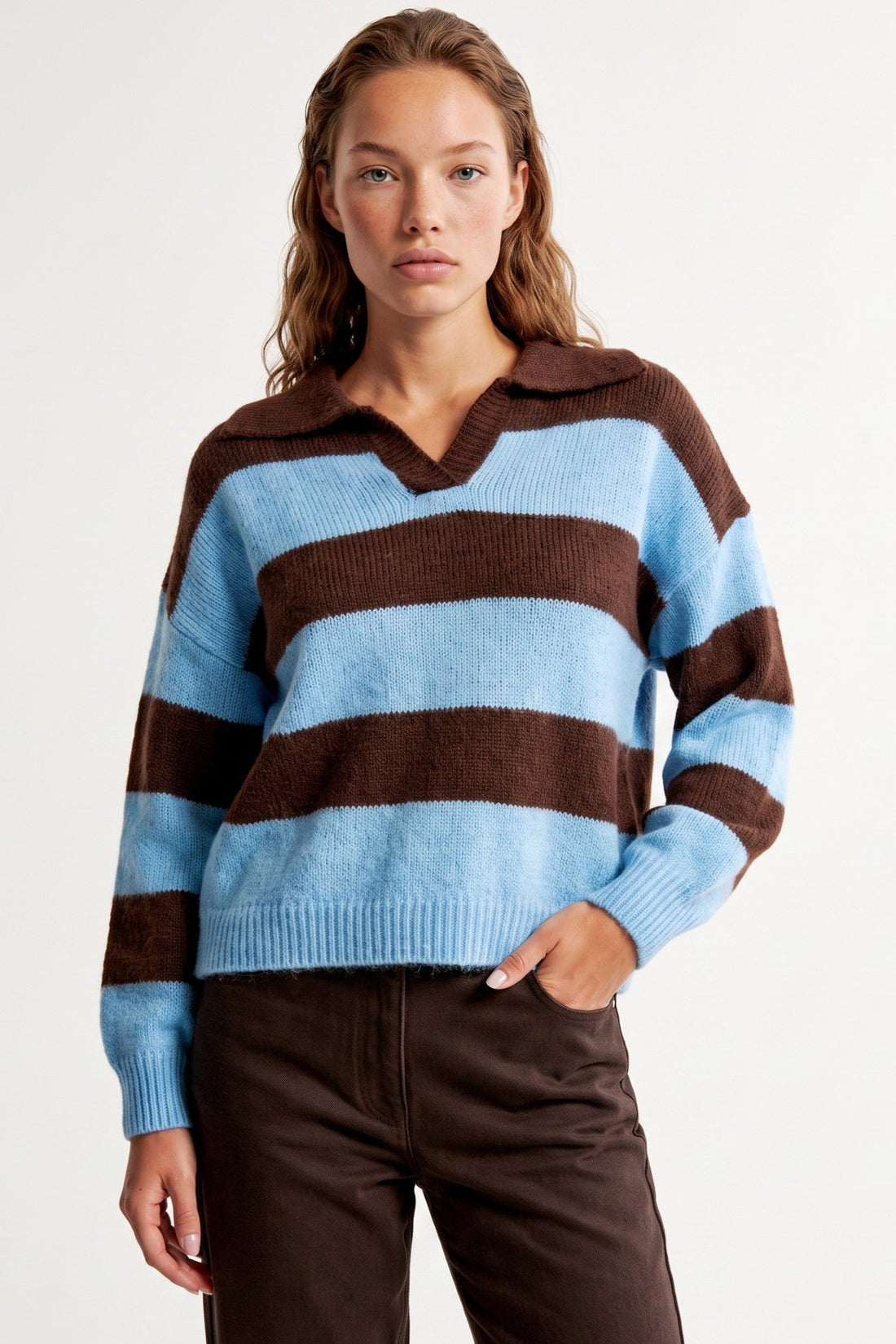 Striped wool-blend jumper with polo collar, blue and brown horizontal stripes