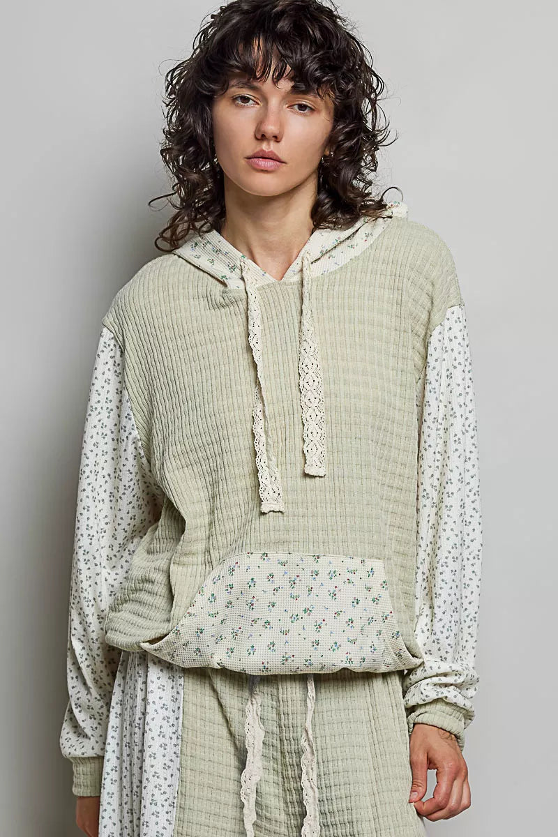 Sage mixed-knit contrast print sleeve hoodie with hood drawstrings and kangaroo pocket