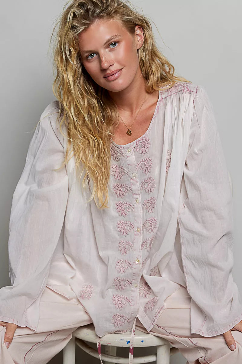 Embroidered gathered-shoulder long-sleeve shirt in off-white with blush floral pattern