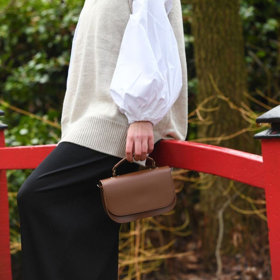 Aura Handmade Leather Bag - Chestnut-1