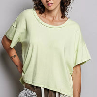 Mint green round-neck short-sleeve T-shirt with high-low hem, relaxed fit