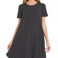 Black short-sleeve A-line dress with round neck and side pockets, swing hem
