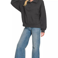 Black fleece half-snap sweatshirt, long sleeves and dropped shoulders