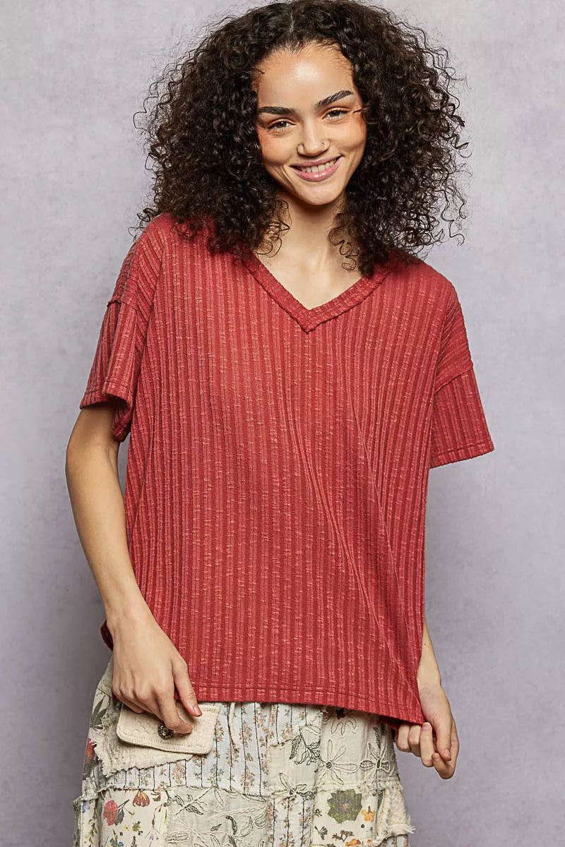 Terra cotta ribbed knit V-neck short sleeve t-shirt with side slit