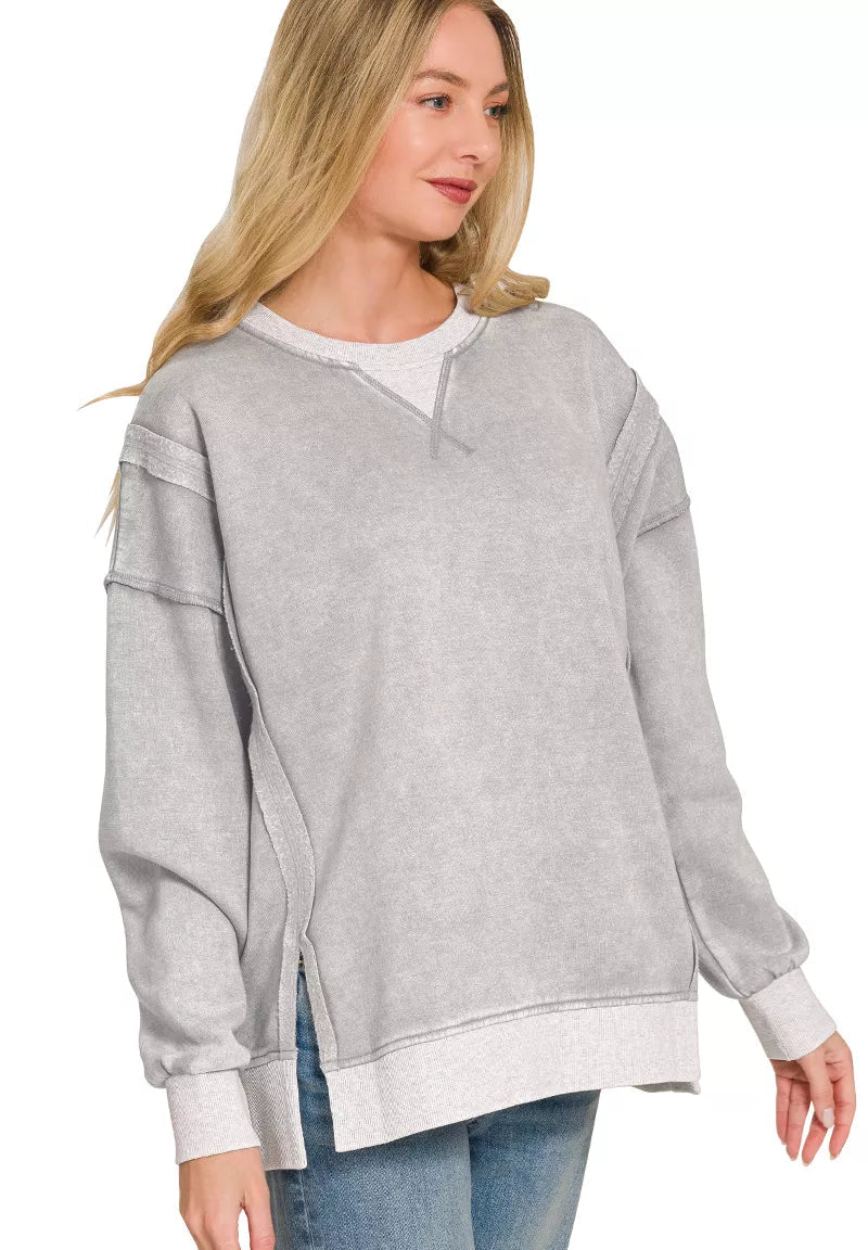 Women’s gray acid-washed fleece pullover with contrast trim, crew neck and long sleeves