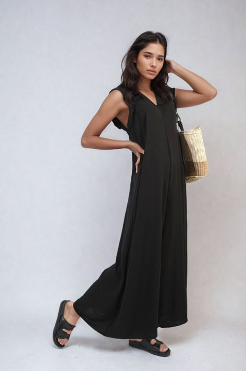 Wide-leg jumpsuit in black with V-neck and sleeveless design