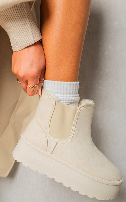 Platform Chelsea Boots in Beige with Faux Fur Lining
