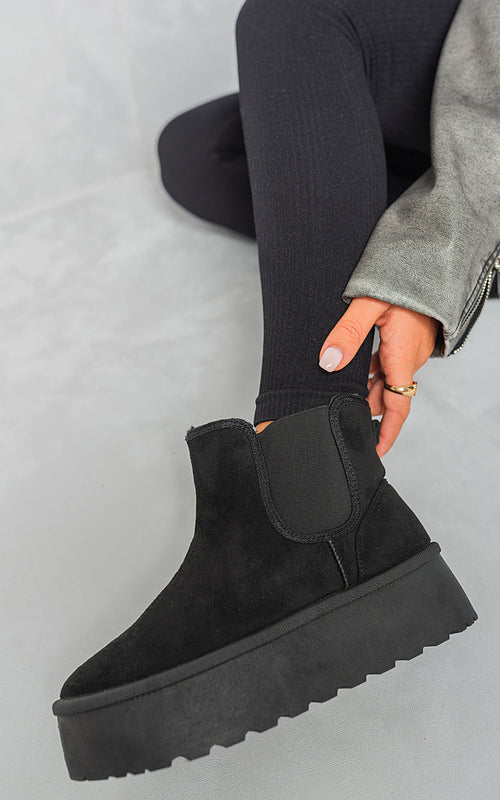 Platform Chelsea Boots in Beige with Faux Fur Lining