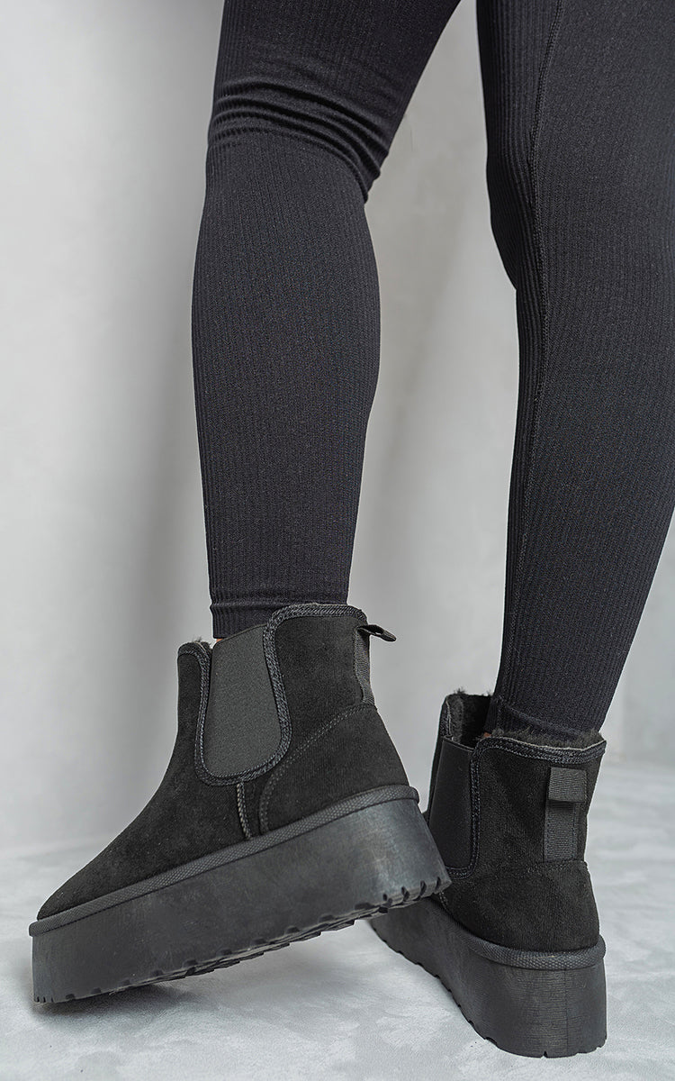 Platform Chelsea Boots in Beige with Faux Fur Lining