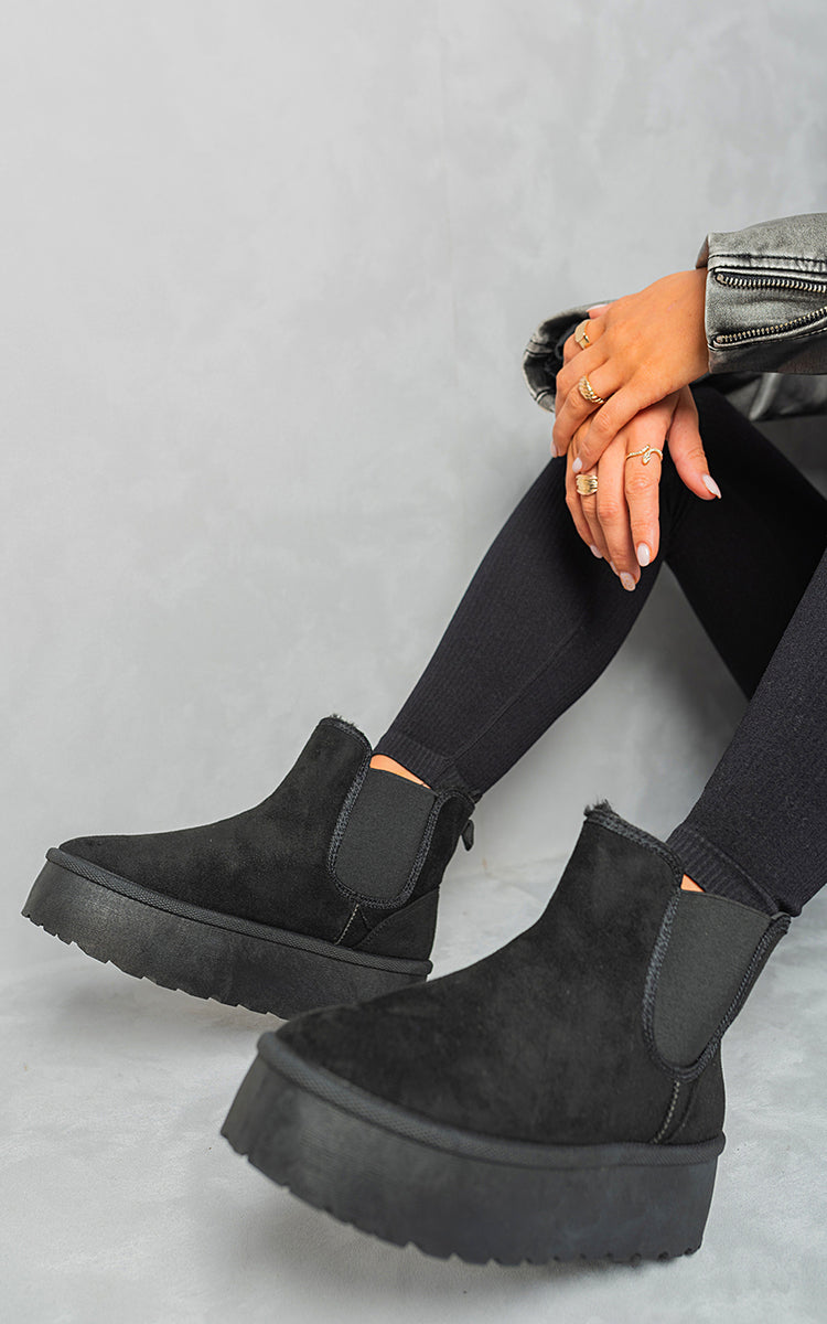 Platform Chelsea Boots in Beige with Faux Fur Lining