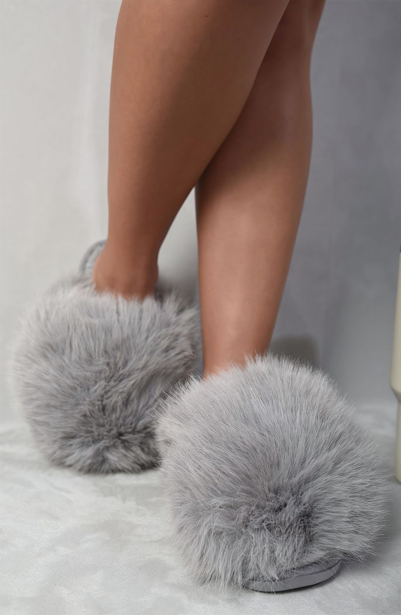 Faux fur winter sandals in light gray, slip-on slides with thick sole