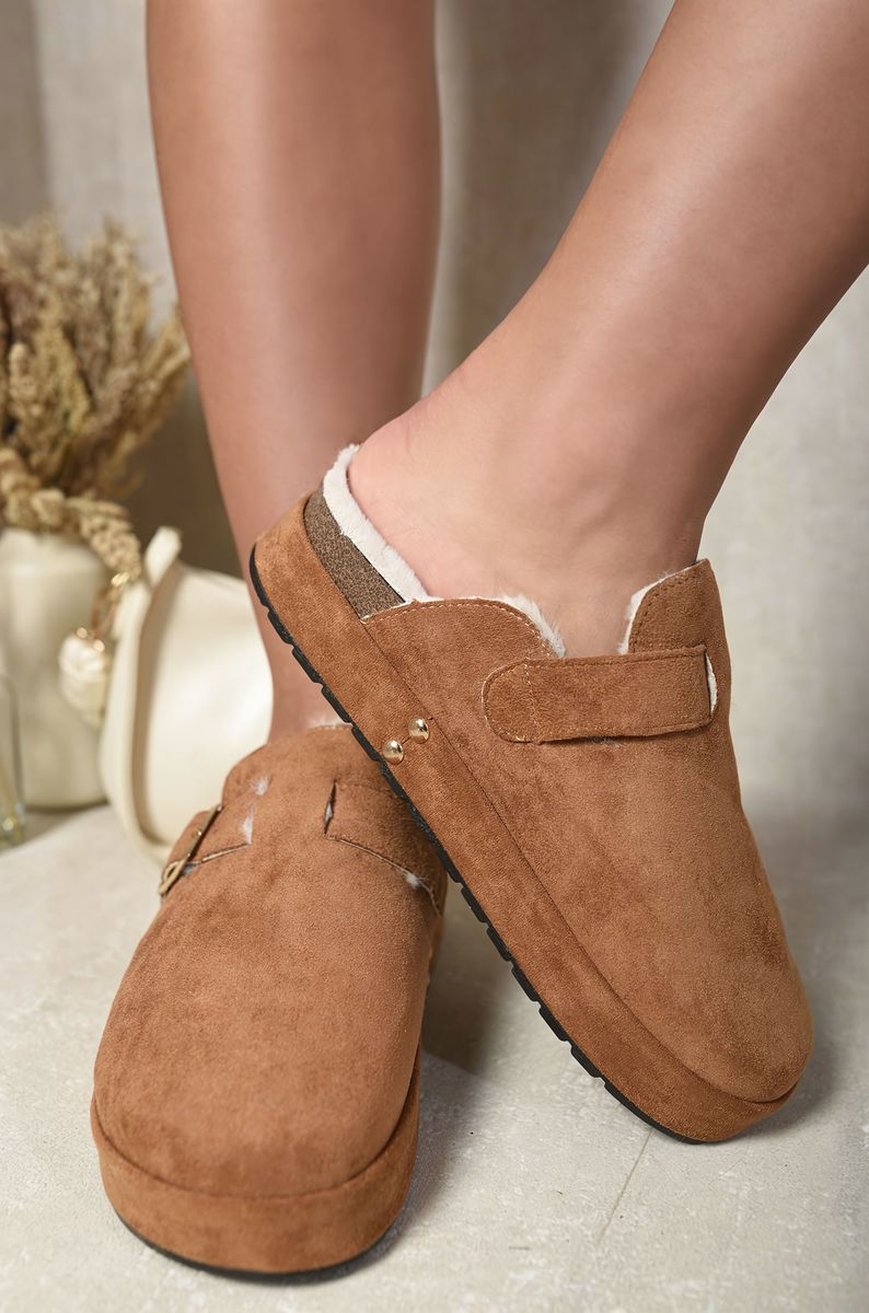 Platform Clogs in Beige with Faux Fur Lining