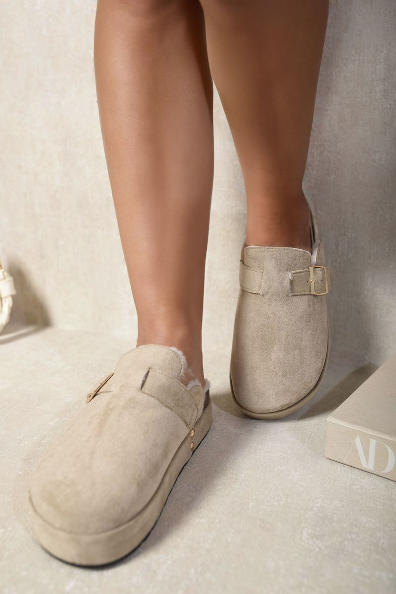 Platform Clogs in Beige with Faux Fur Lining